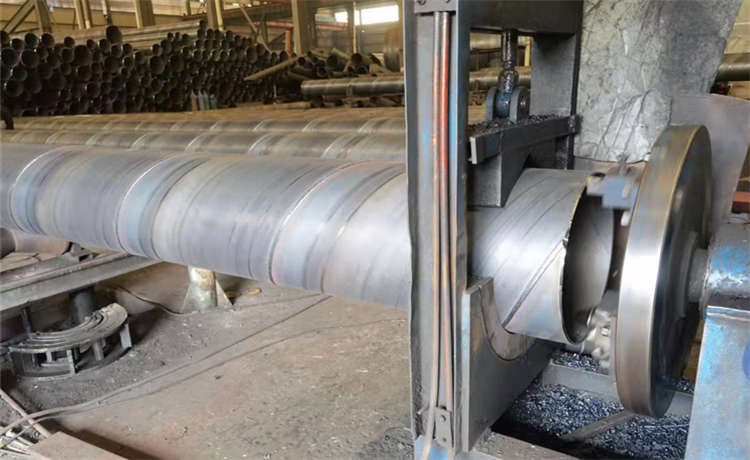 鋼材場900mm螺旋焊管，426-6-8-10-12mm螺旋鋼管，鋼材場打樁鋼護筒，給水螺旋焊管廠家