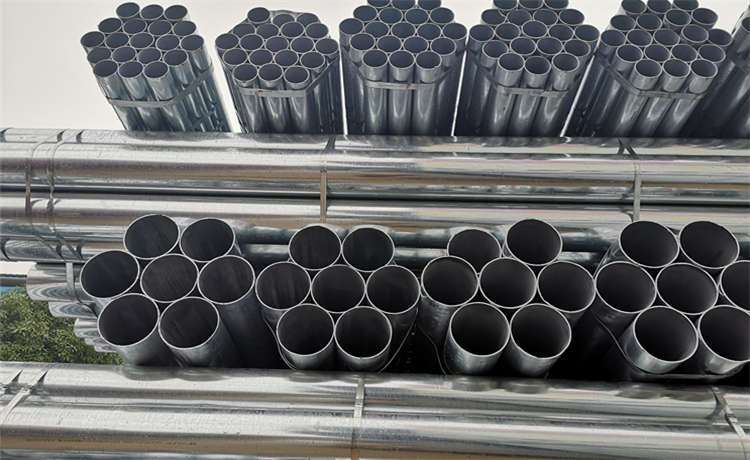 900mm螺旋鋼管，1800螺旋鋼管，鋼材場(chǎng)焊管，鋼材場(chǎng)螺旋鋼管批發(fā)