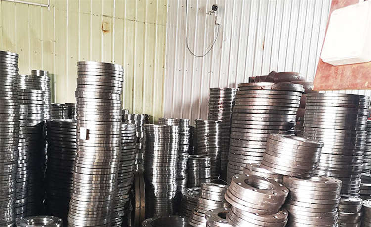 防城港2600mm螺旋鋼管，打樁螺旋鋼管，走水螺旋鋼管，大型知名螺旋鋼管生產(chǎn)廠家