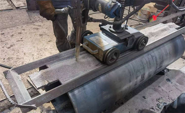 鋼材場(chǎng)打樁螺旋管，清遠(yuǎn)dn400mm螺旋管，鋼鐵世界2300mm螺旋鋼管，鋼材場(chǎng)打樁螺旋鋼管