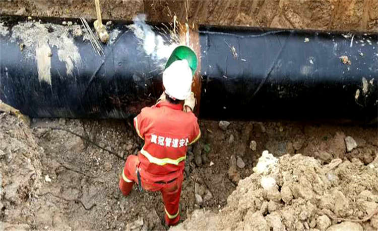 大型知名螺旋鋼管生產(chǎn)廠家，鋼材場走水螺旋管，1600螺旋管，1424mm螺旋管