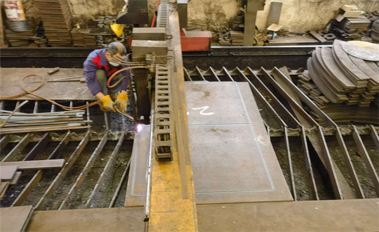 1000mm鋼立柱，1200mm鋼管樁，920螺旋焊管，700mm螺旋焊管